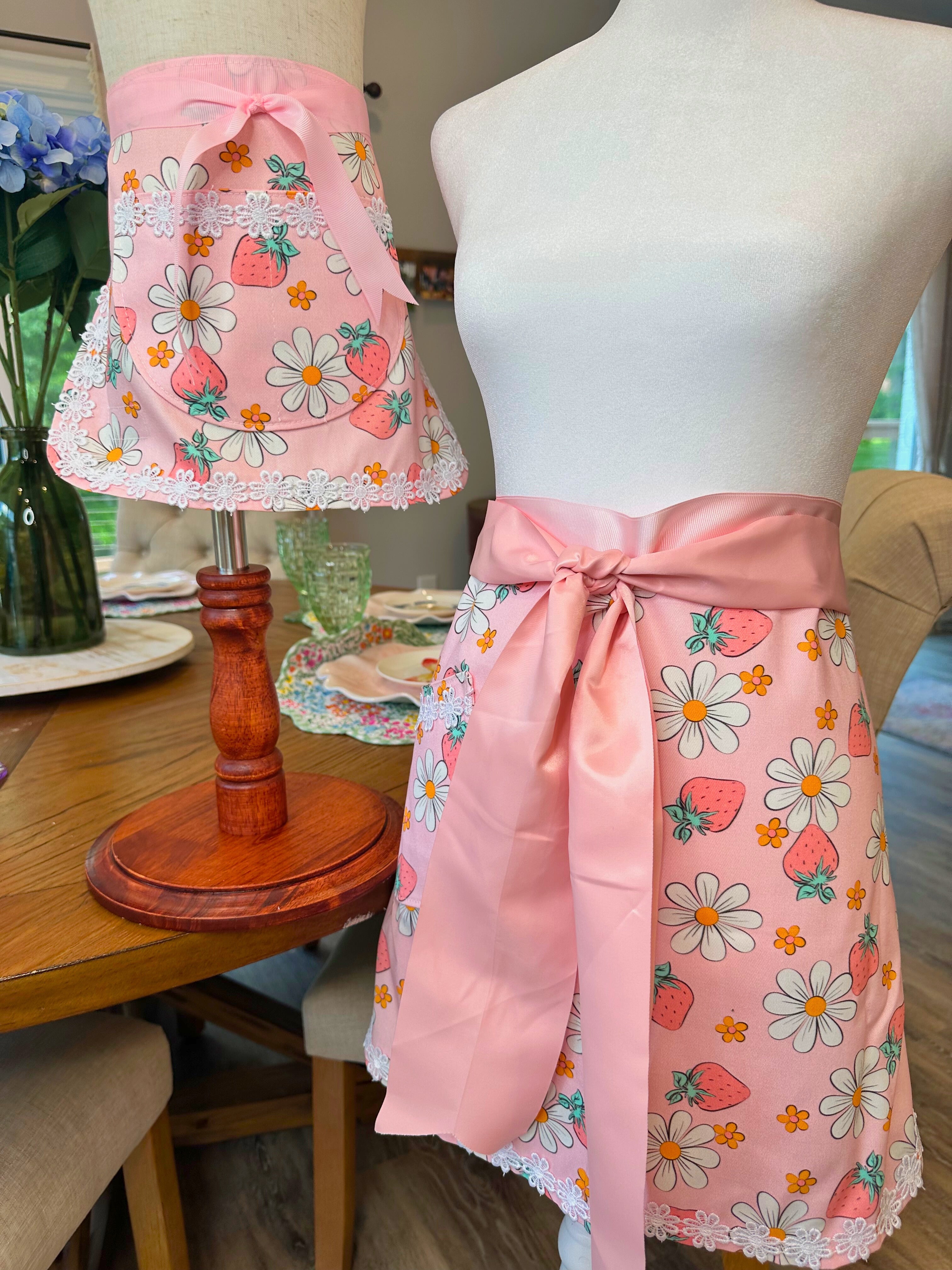 Mommy & Me Apron Set  - Strawberry Picnic