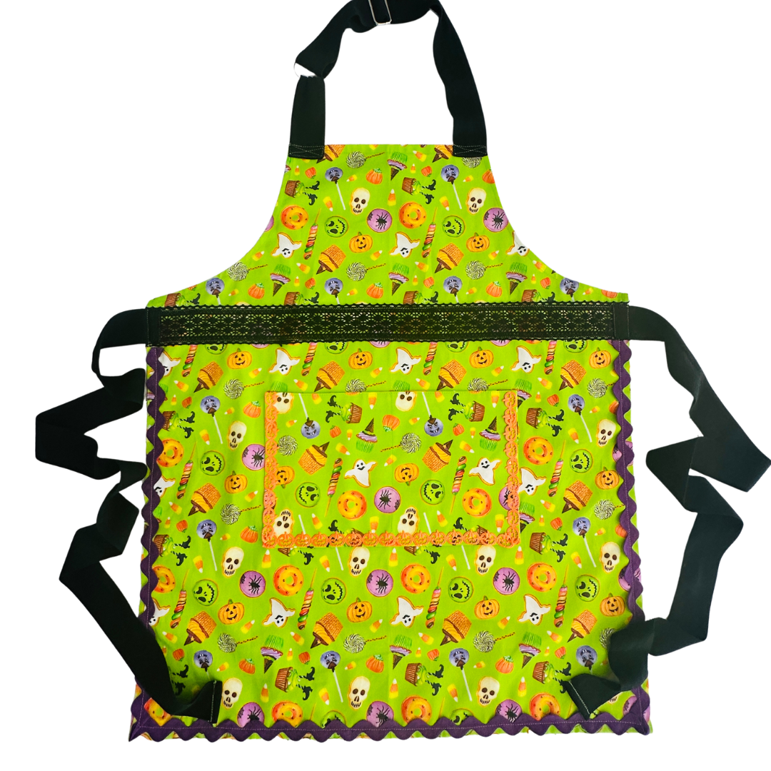 GreenHalloweenFlatLay-2025.png