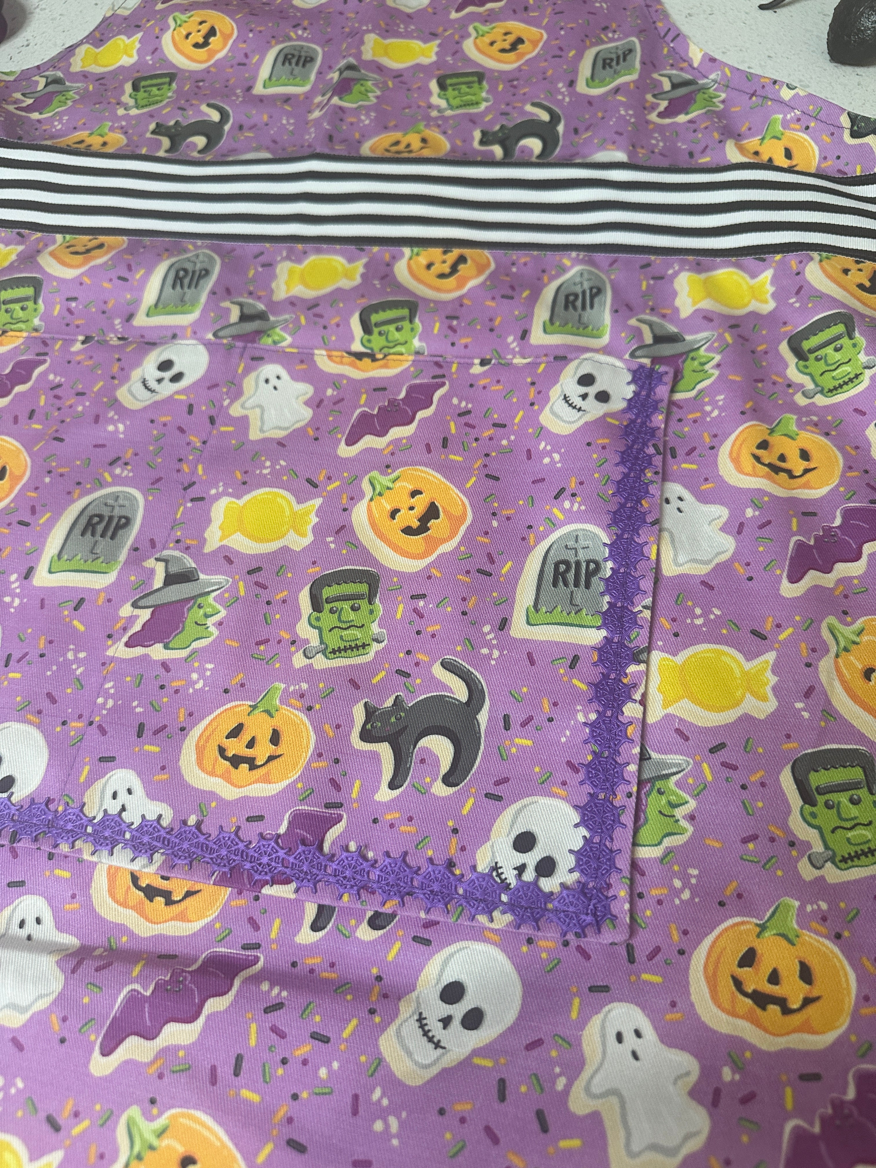 👻 Spooky Cute Full Apron – Candy & Creatures Edition