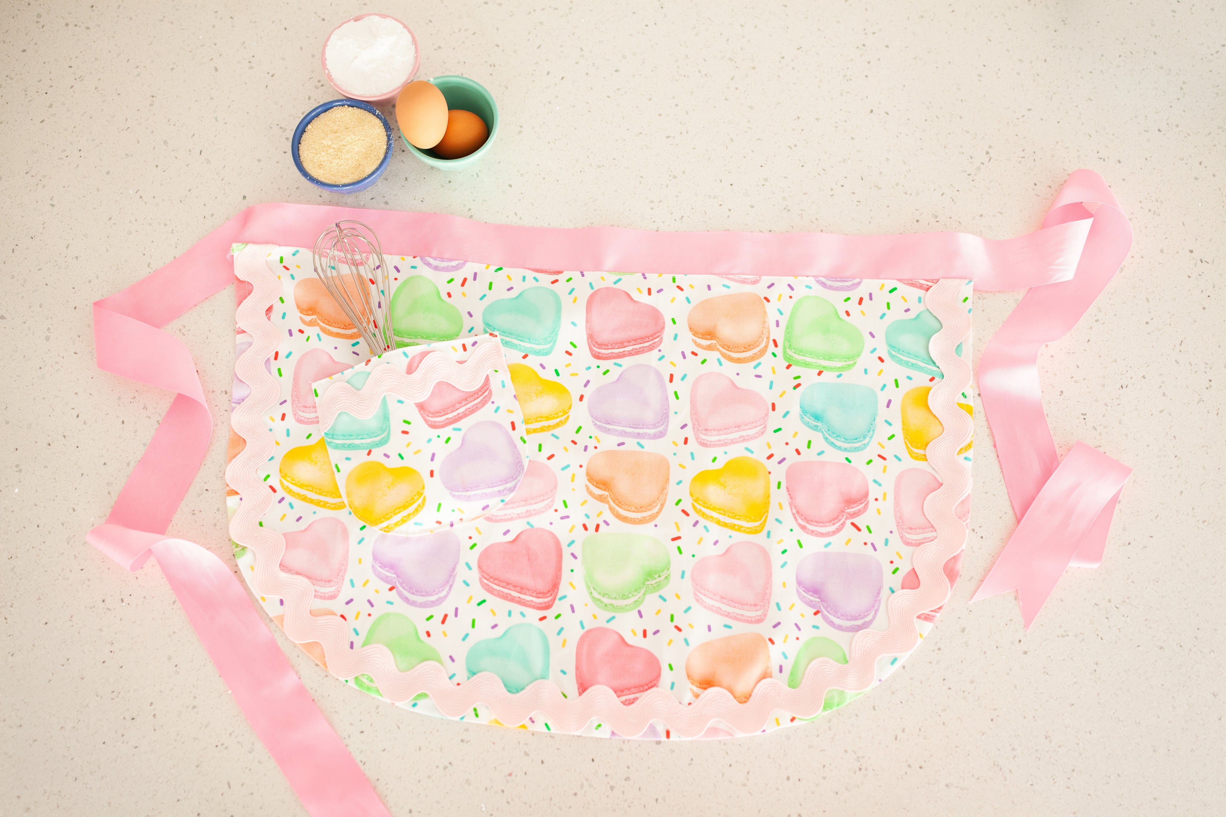 Sprinkle Macaron Half Apron
