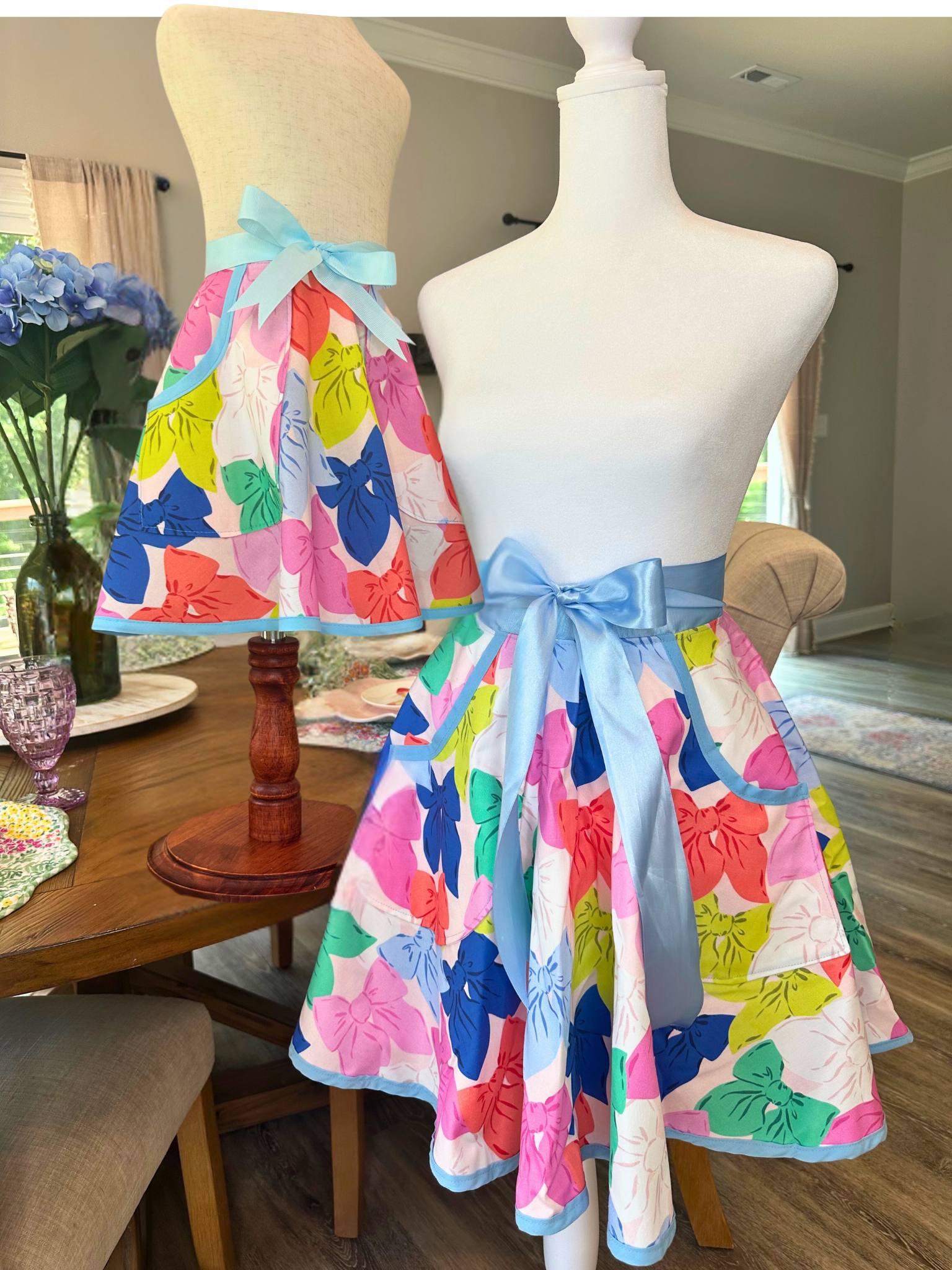 Mommy & Me Apron Set – Vibrant Bows